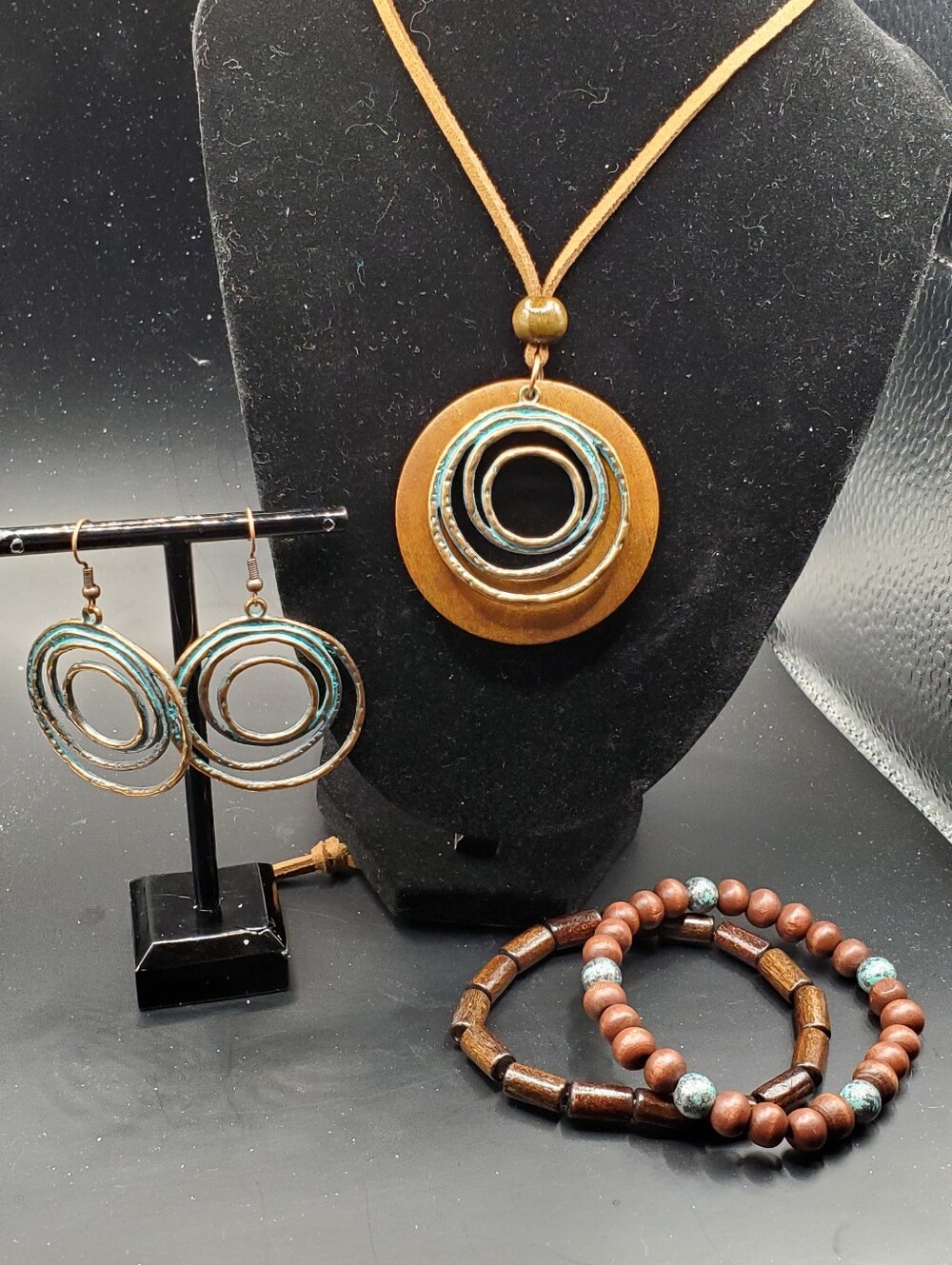 NEW BOHO ARTISAN WOOD & TEAL PATINA SPIRAL PENDANT NECKLACE WITH EARRINGS BONUS
